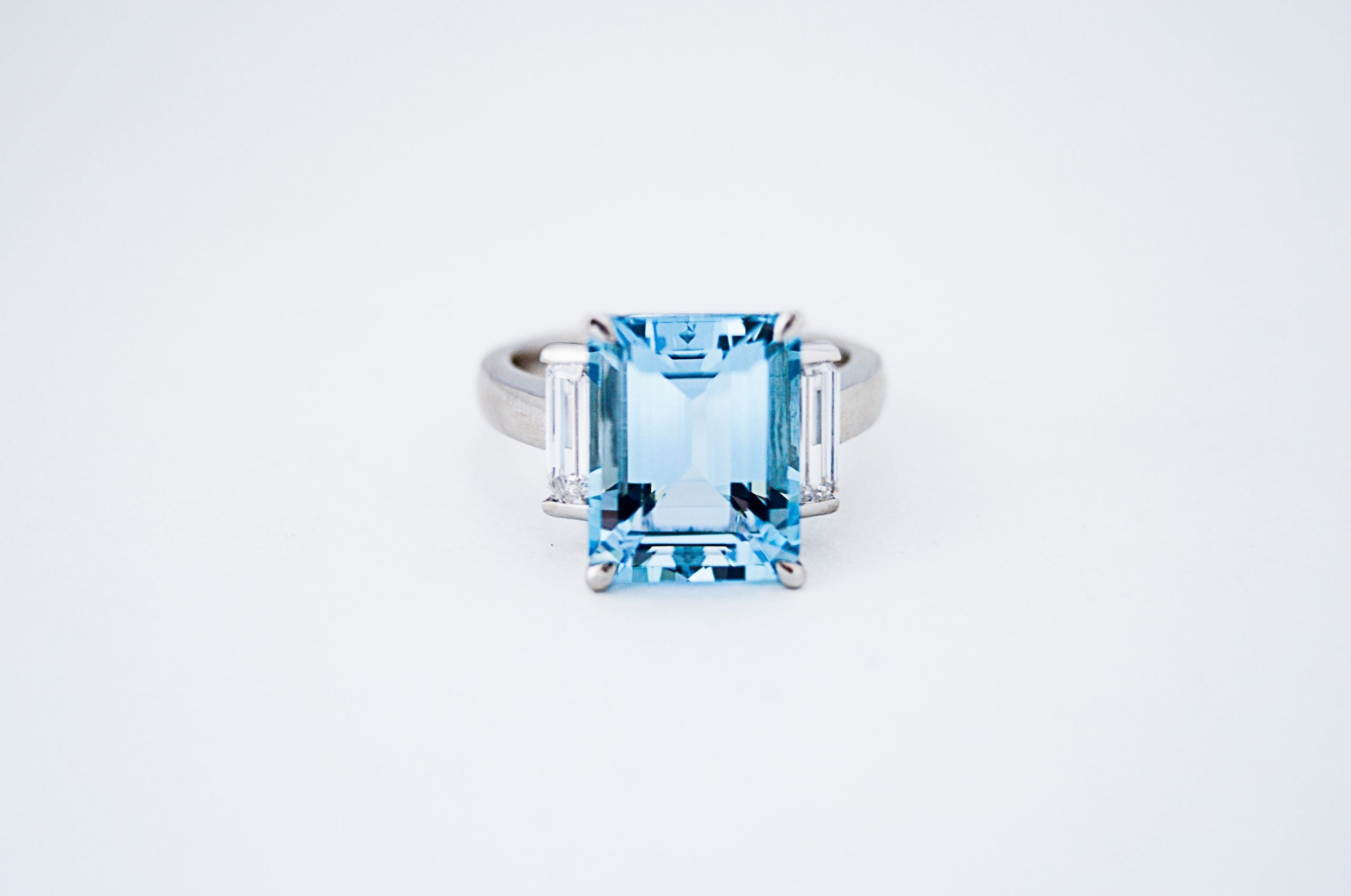 Aquamarine and Platinum Ring Claudia Jewellers